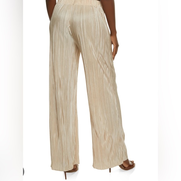 Anthropologie Pants - NWOT anthropology RO&DE Casual Plisse pants, wide leg pleated woman’s La…